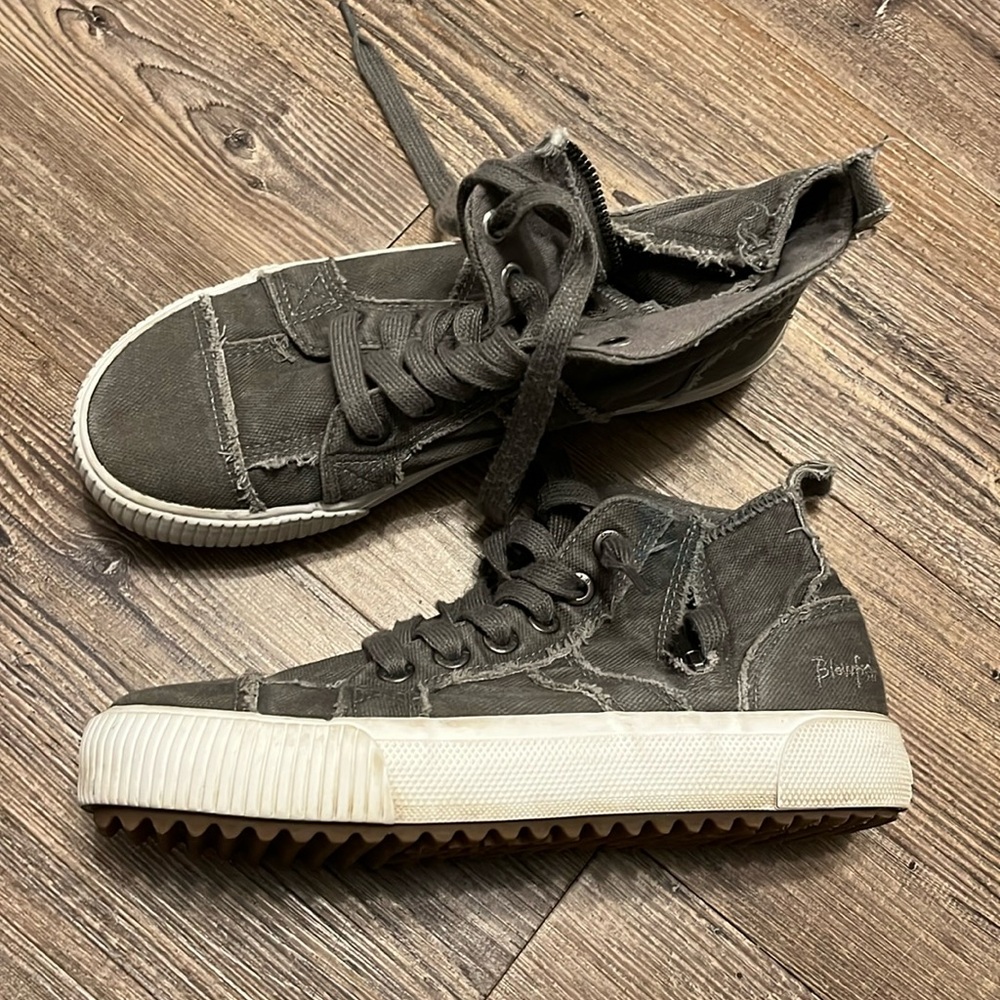 Blowfish High-Top Sneakers in Dark Gray